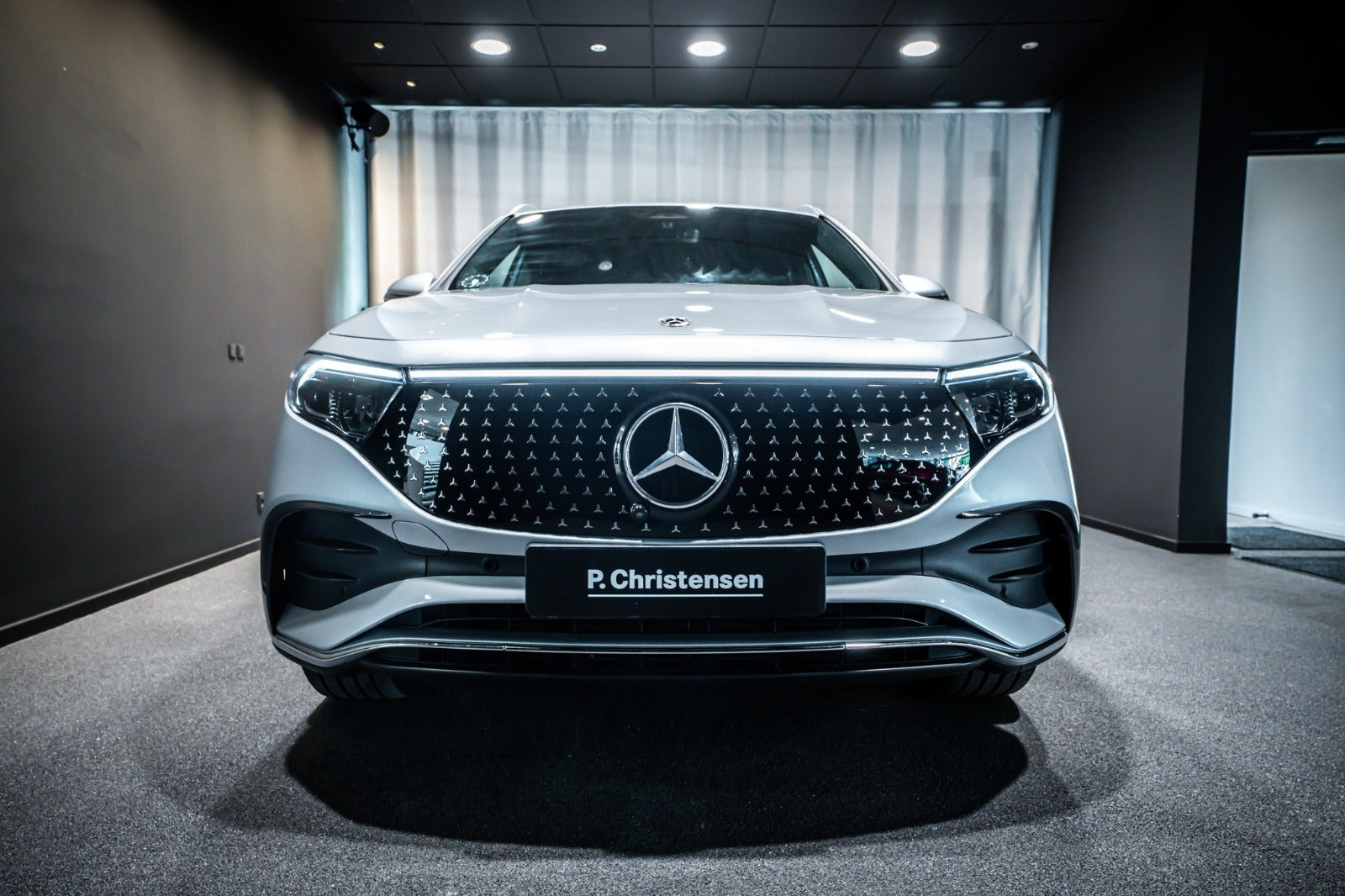 Sølv Mercedes EQA250+ fra 2026