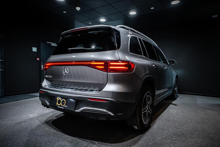 Grå Mercedes EQB250+ fra 2026