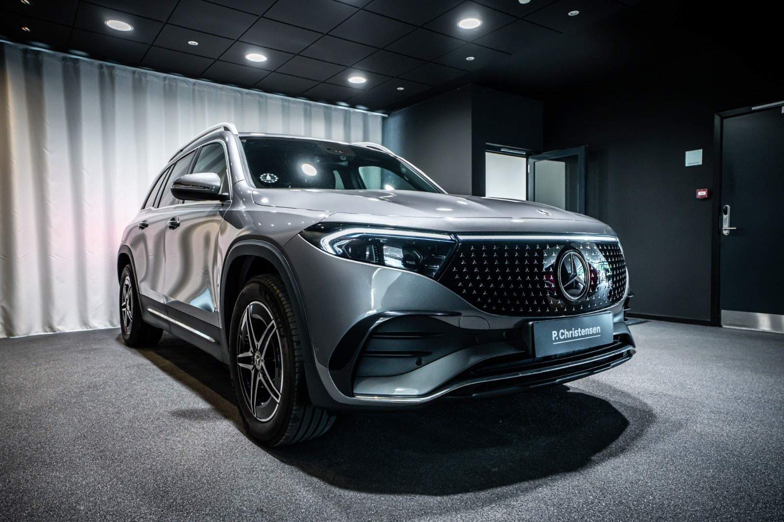 Grå Mercedes EQB250+ fra 2026