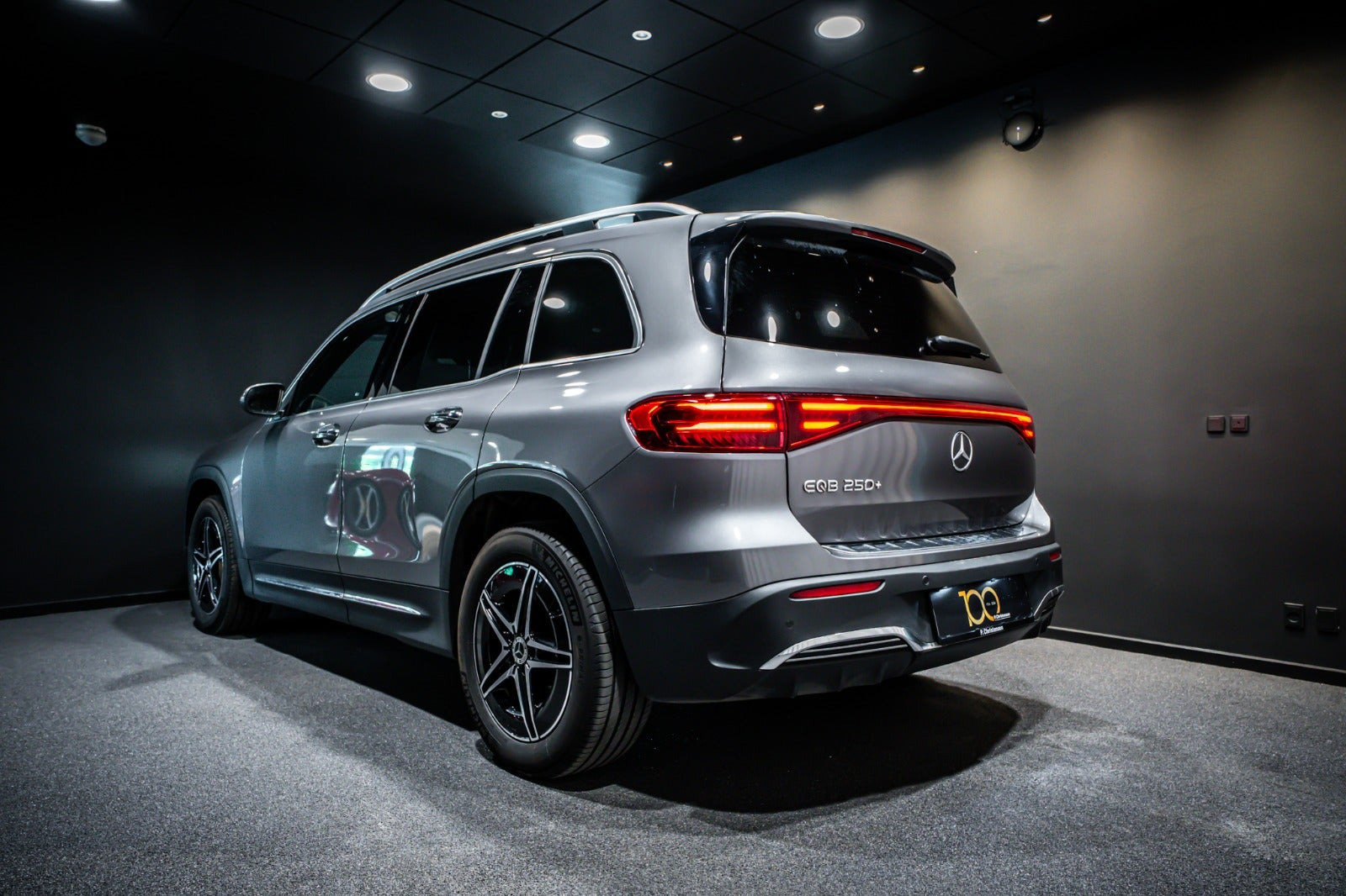 Grå Mercedes EQB250+ fra 2026