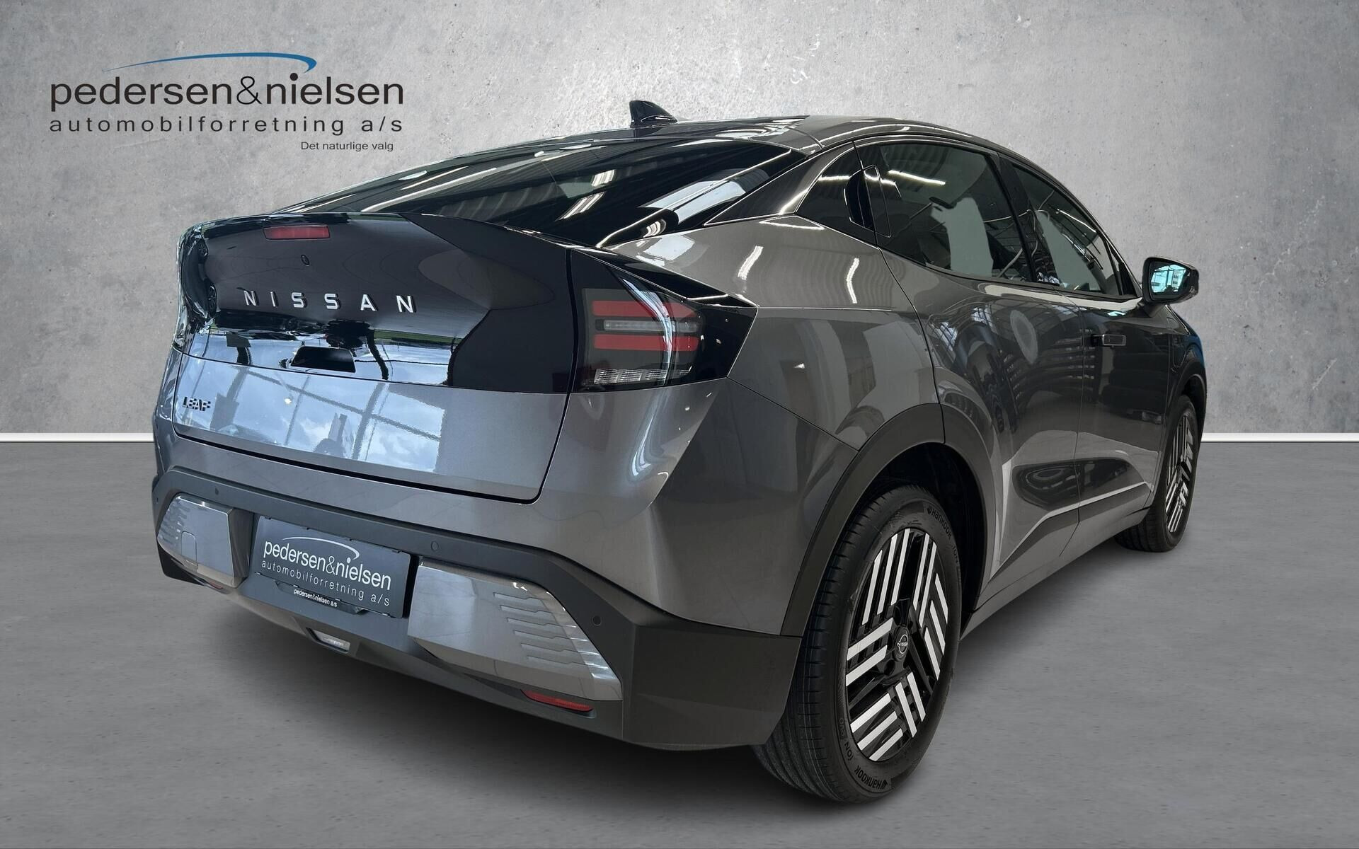 Sort Nissan Leaf fra 2026