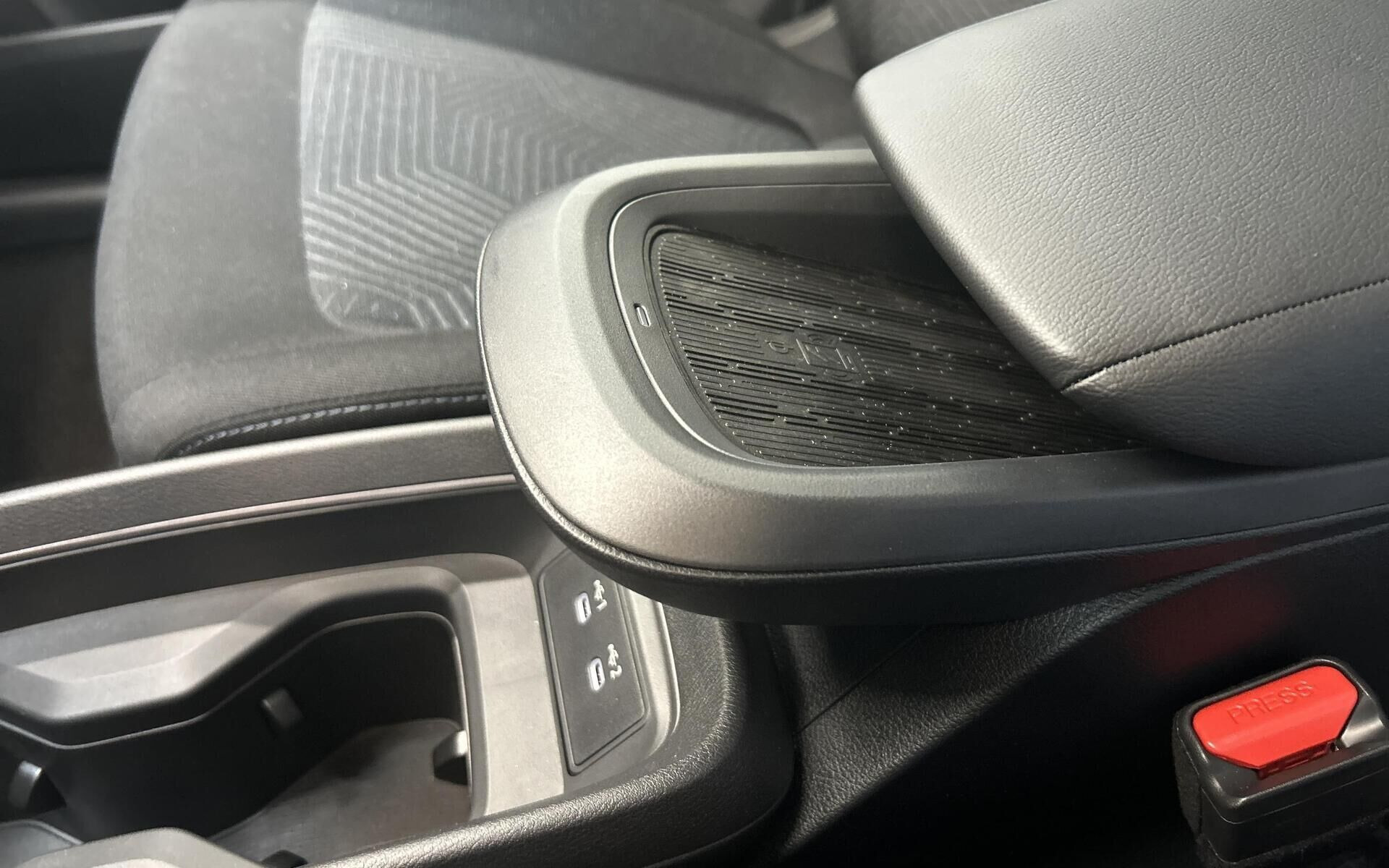 Sort Nissan Leaf fra 2026