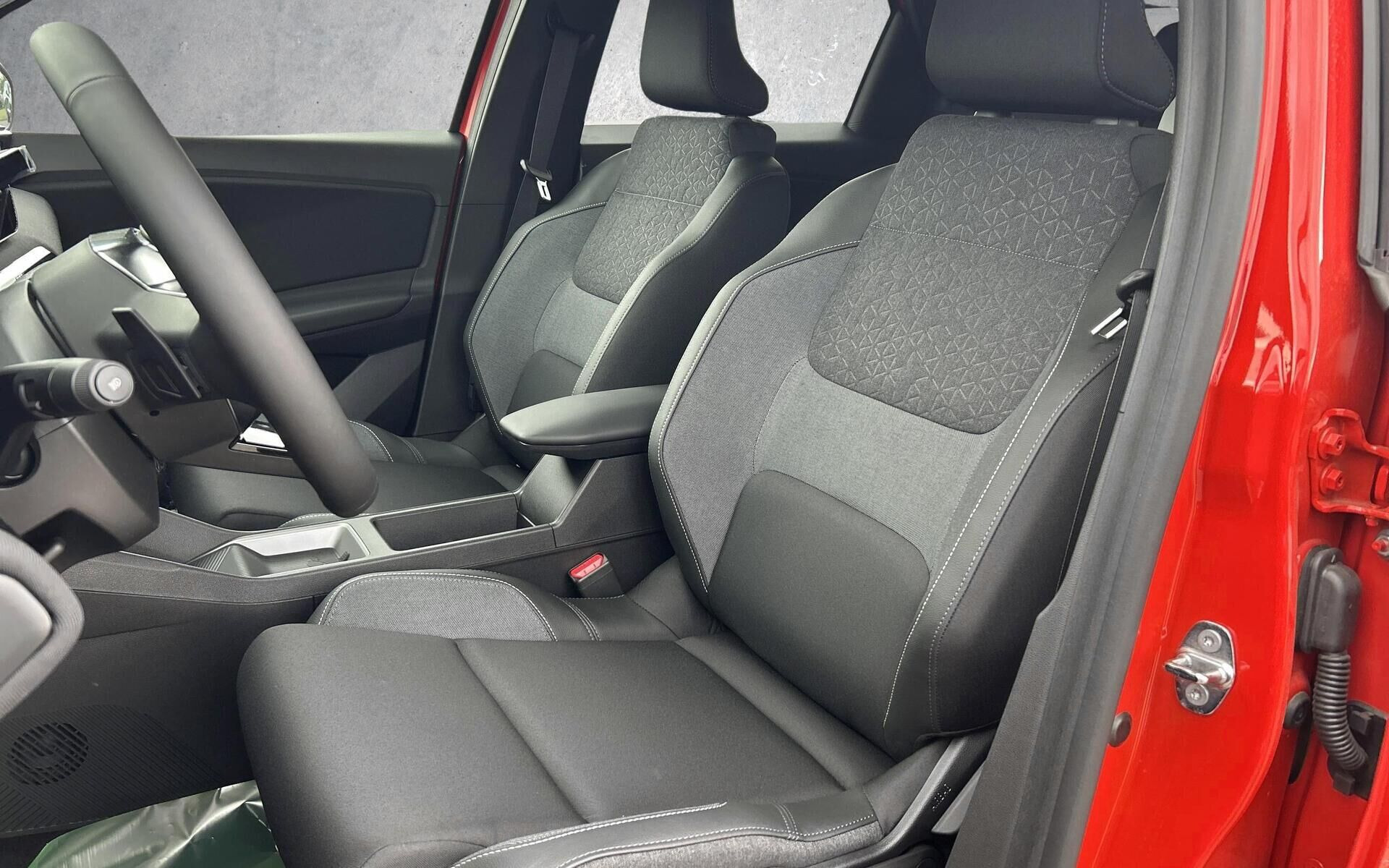 Rød Nissan Micra fra 2026