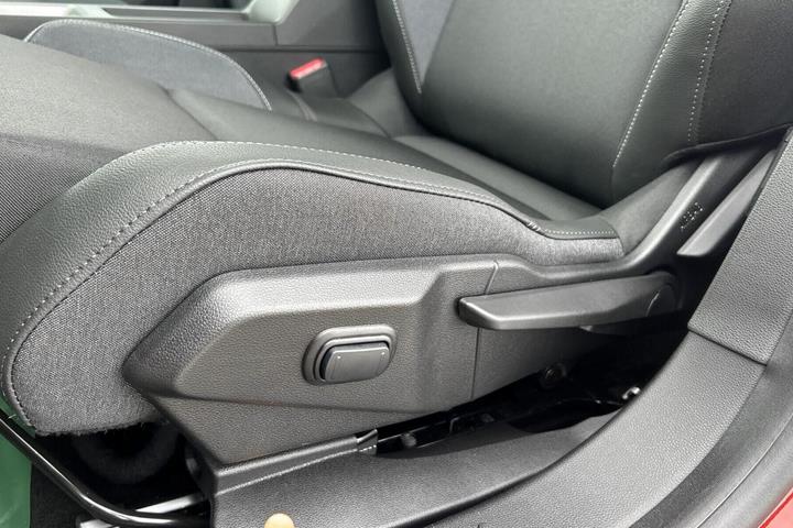 Rød Nissan Micra fra 2026