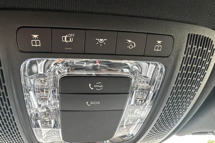 Beige Mercedes EQA250 fra 2021