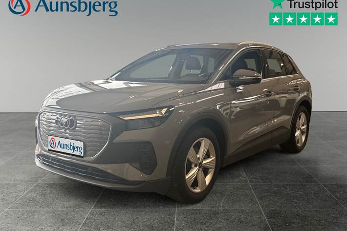 Grå Audi Q4 e-tron fra 2022 set udefra