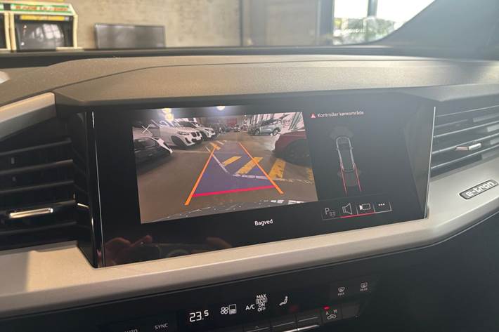 Grå Audi Q4 e-tron fra 2022