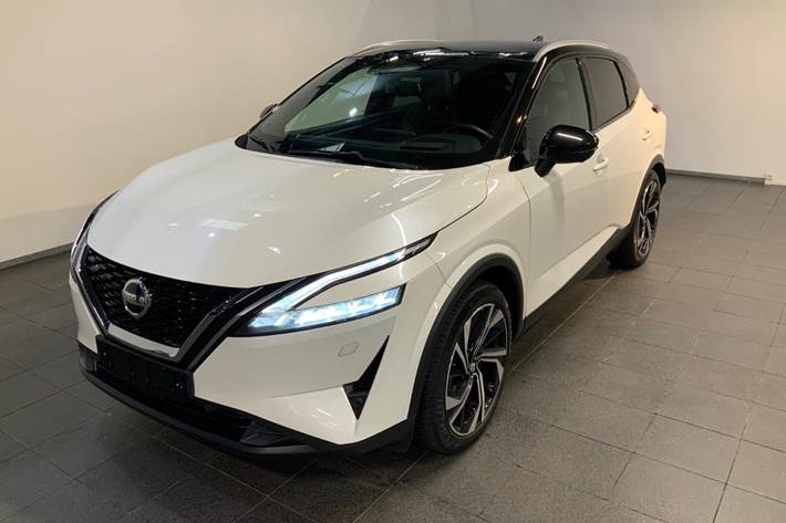 Hvid Nissan Qashqai fra 2021 set udefra