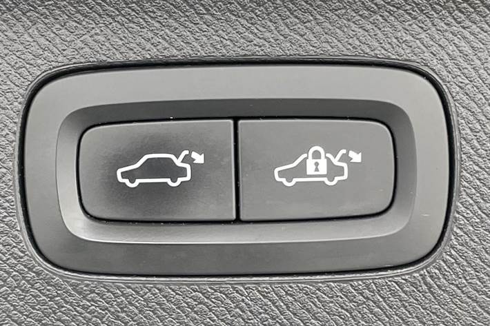 Grå Volvo XC90 fra 2017
