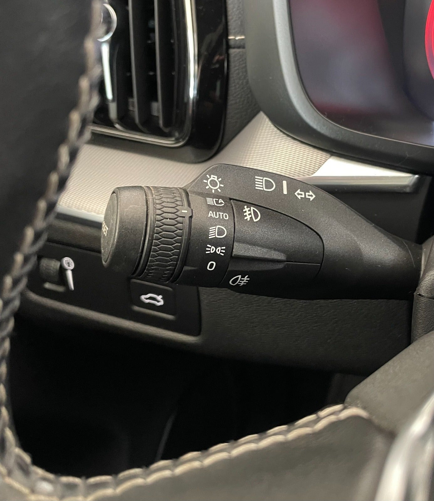 Blå Volvo XC60 fra 2021