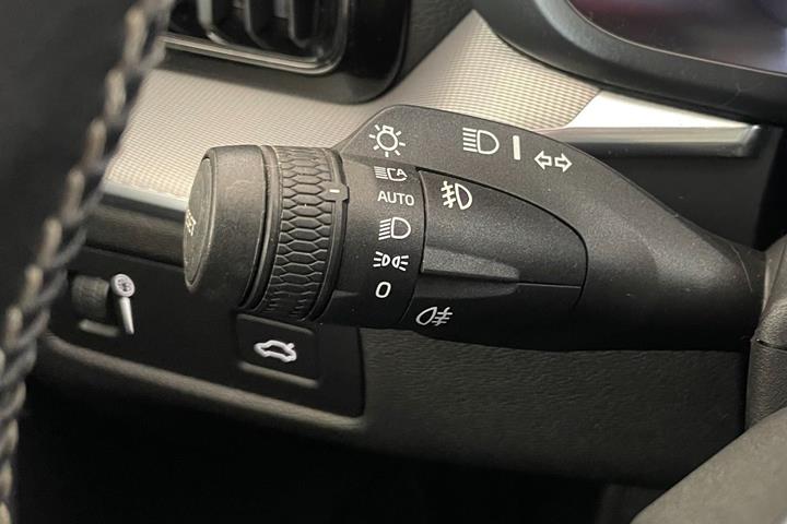 Blå Volvo XC60 fra 2021