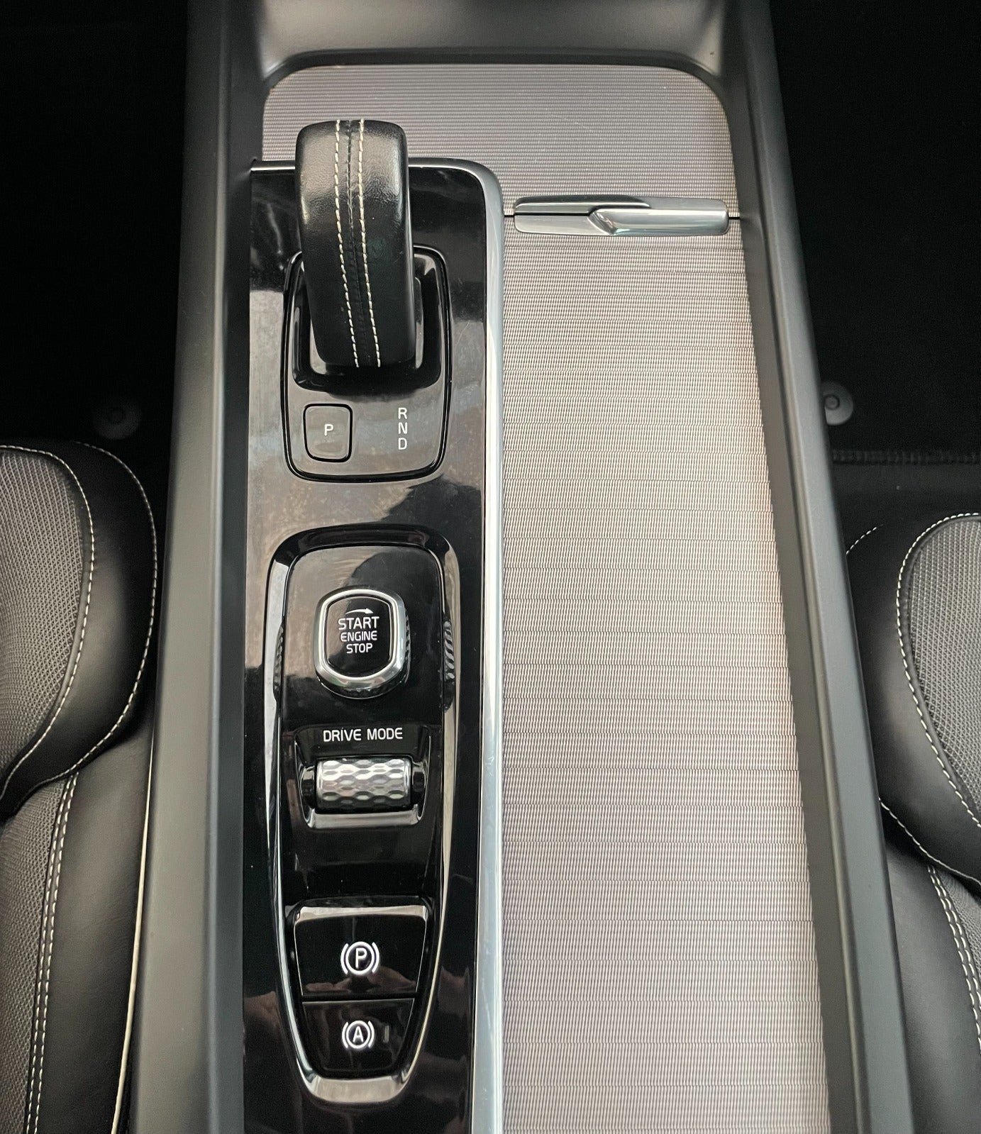 Blå Volvo XC60 fra 2021