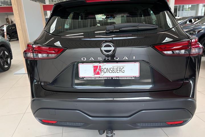 Sort Nissan Qashqai fra 2024