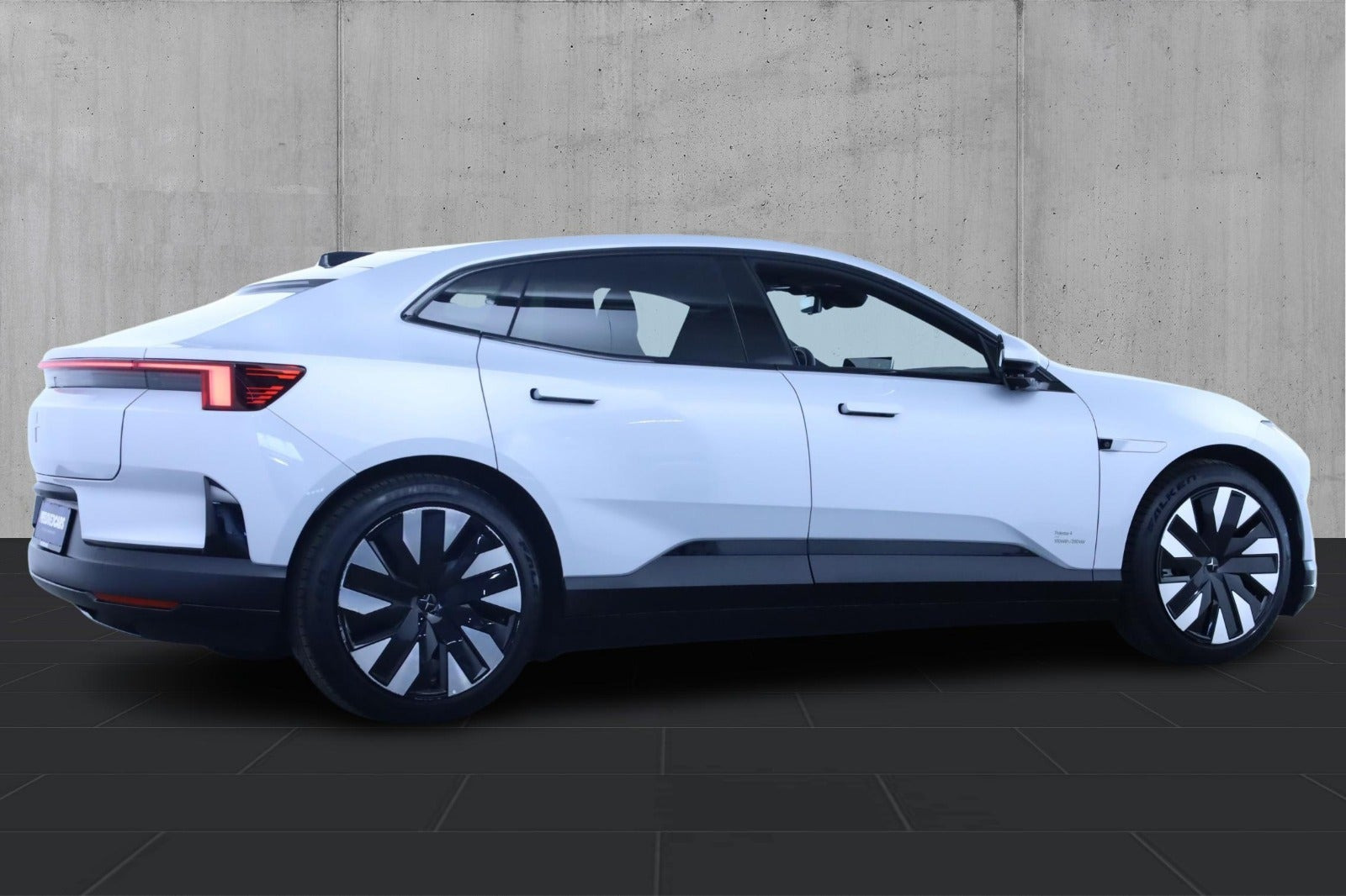 Hvid Polestar 4 fra 2024