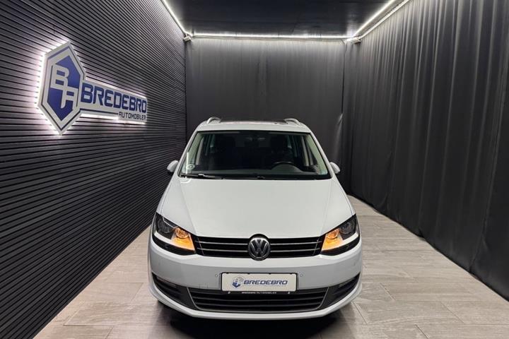 Hvid VW Sharan fra 2018