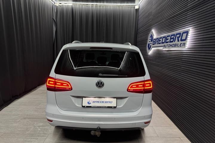 Hvid VW Sharan fra 2018