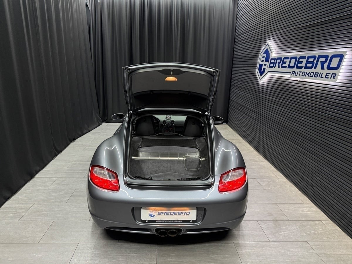 Grå Porsche Cayman S fra 2006