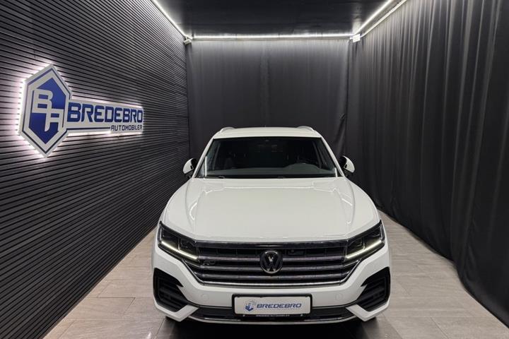 Hvid VW Touareg fra 2020