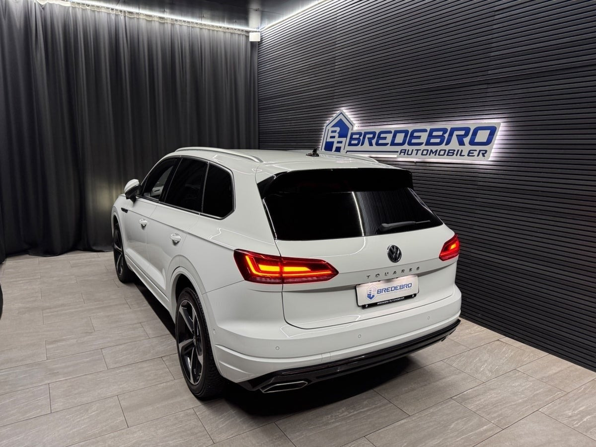 Hvid VW Touareg fra 2020