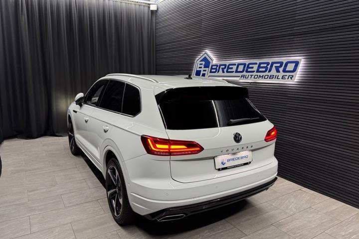 Hvid VW Touareg fra 2020