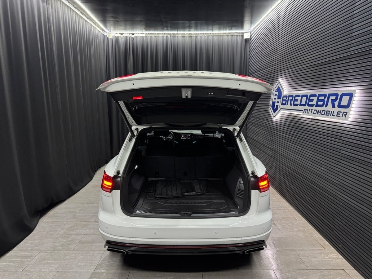 Hvid VW Touareg fra 2020