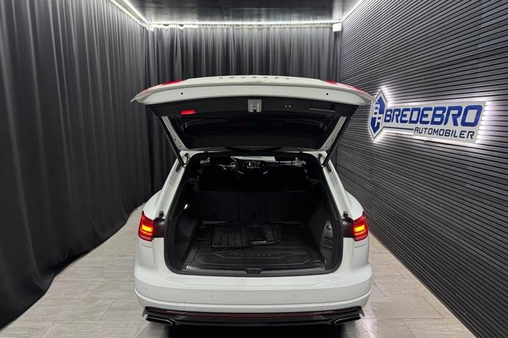 Hvid VW Touareg fra 2020