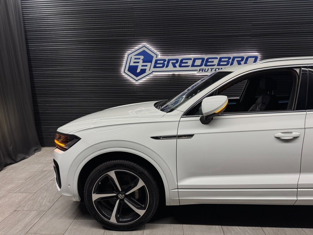 Hvid VW Touareg fra 2020
