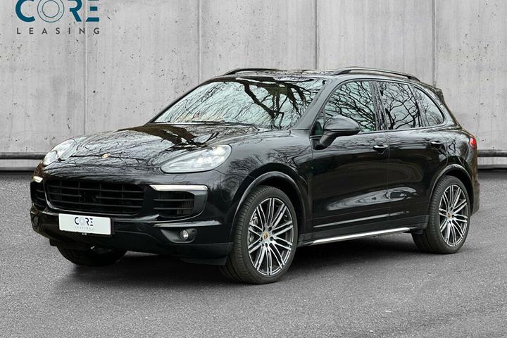 Sort Porsche Cayenne S fra 2018
