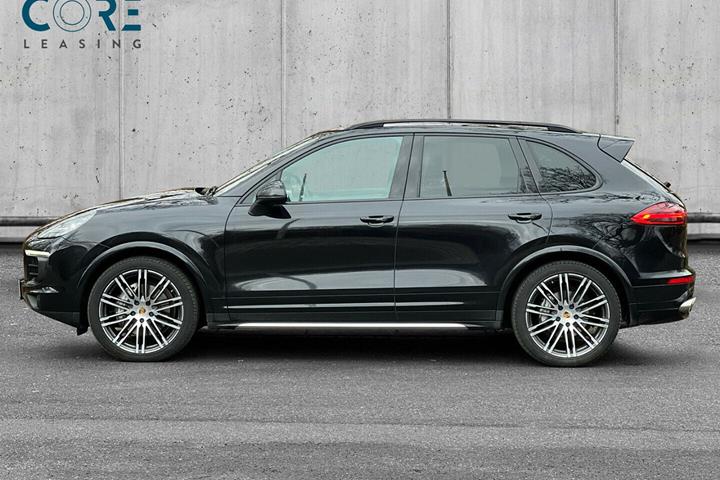 Sort Porsche Cayenne S fra 2018