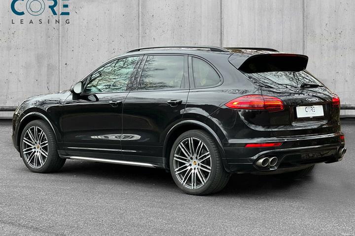 Sort Porsche Cayenne S fra 2018