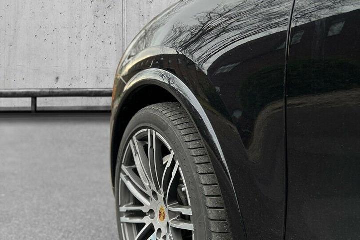 Sort Porsche Cayenne S fra 2018