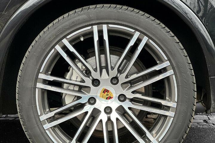 Sort Porsche Cayenne S fra 2018