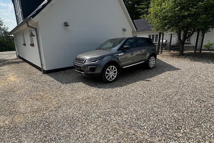Grå Land Rover Range Rover evoque fra 2016