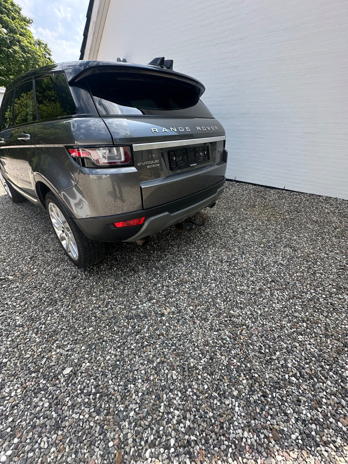 Grå Land Rover Range Rover evoque fra 2016