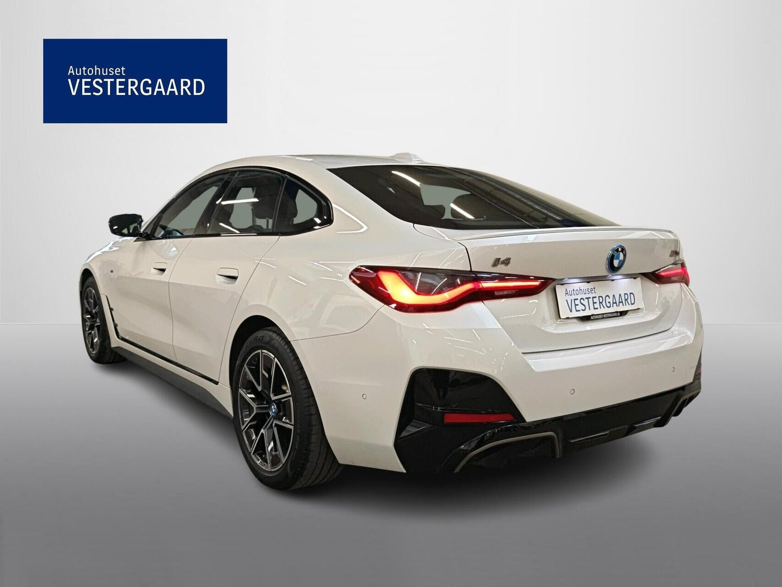 Hvid BMW i4 fra 2024
