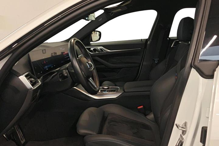 Hvid BMW i4 fra 2024