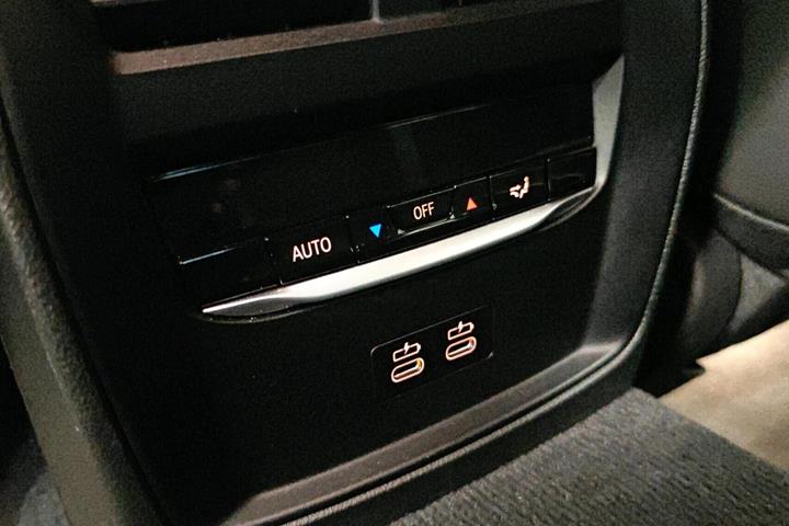 Hvid BMW i4 fra 2024