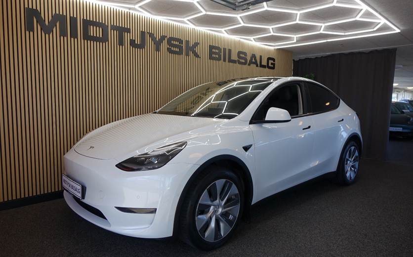 Tesla Model Y Long Range AWD