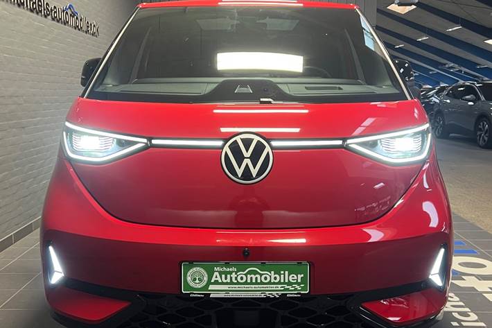 Rød VW ID.Buzz fra 2025