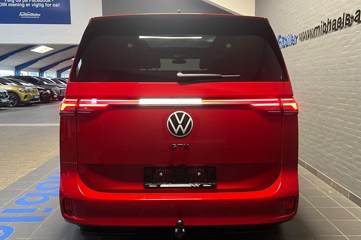 Rød VW ID.Buzz fra 2025