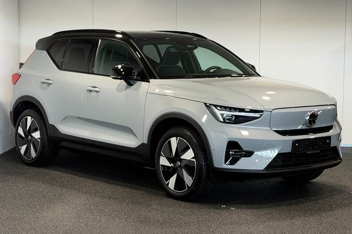 Grå Volvo EX40 fra 2024