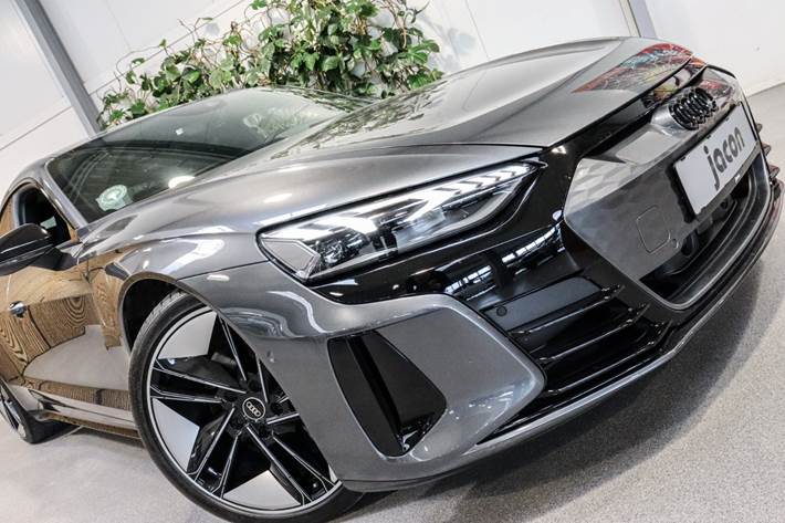 Grå Audi e-tron GT fra 2023