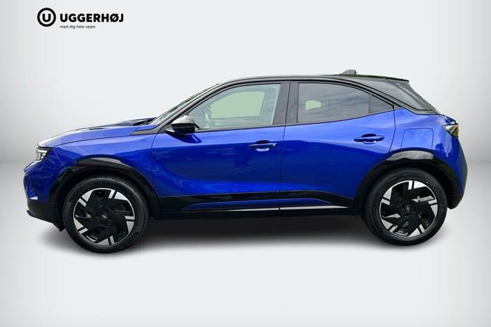 Blå Opel Mokka-e fra 2025