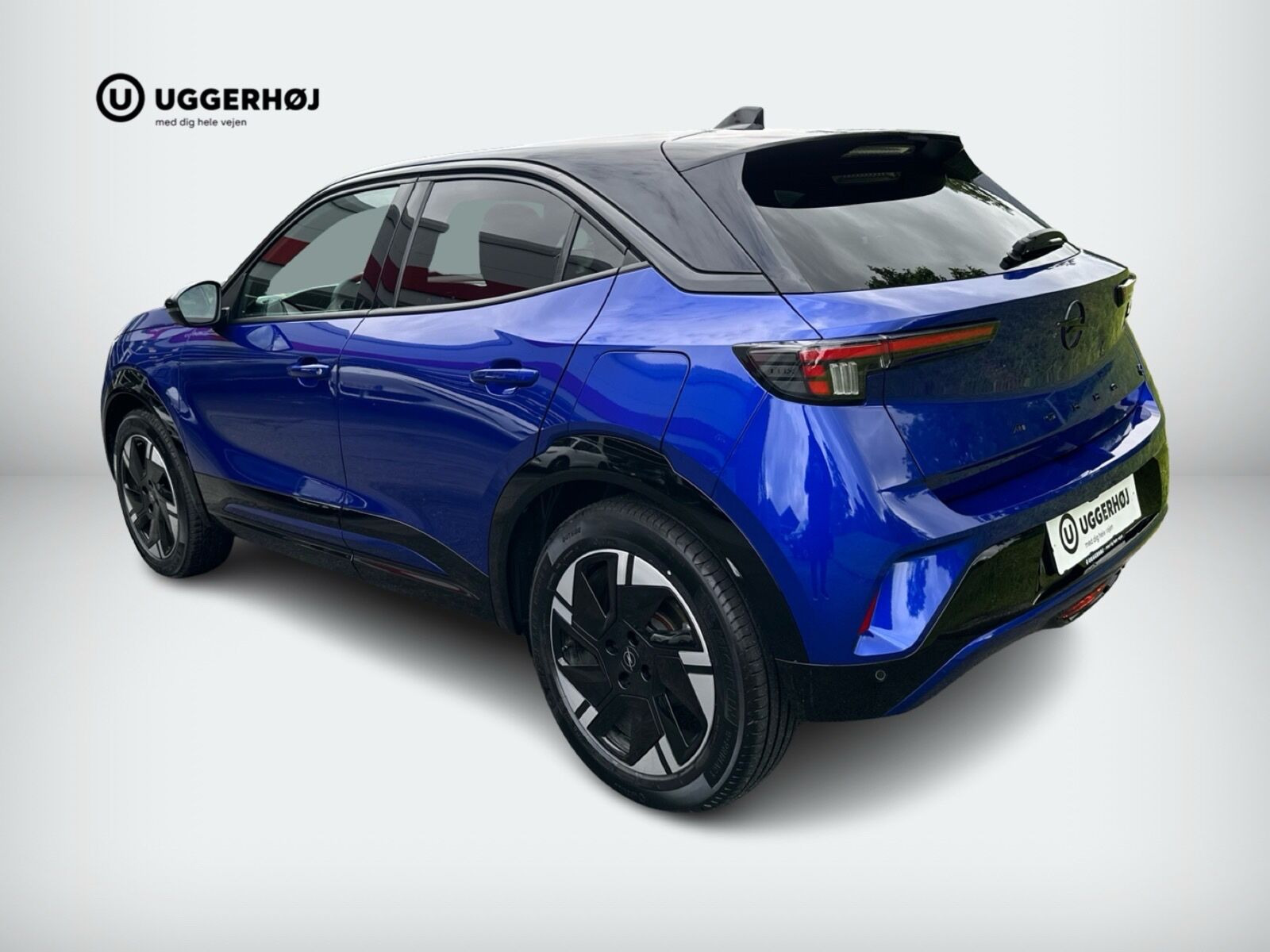 Blå Opel Mokka-e fra 2025
