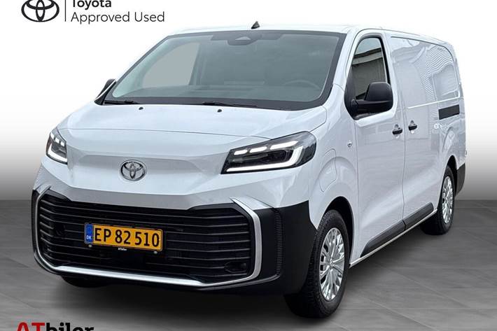 Hvid Toyota ProAce fra 2025