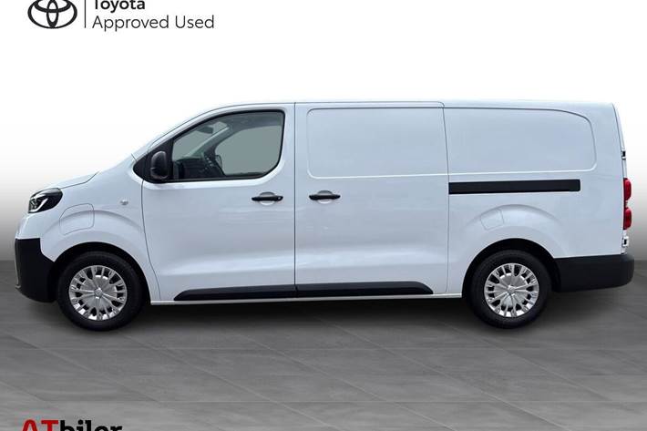 Hvid Toyota ProAce fra 2025