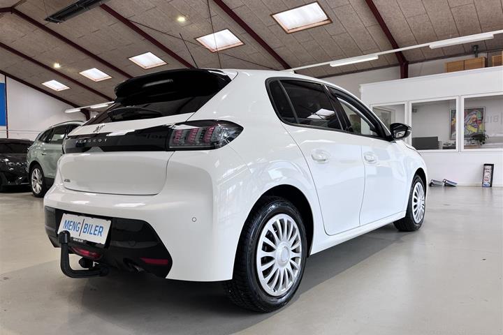 Hvid Peugeot 208 fra 2023