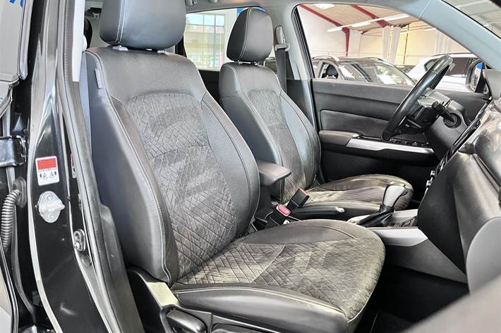Sort Suzuki Vitara fra 2021