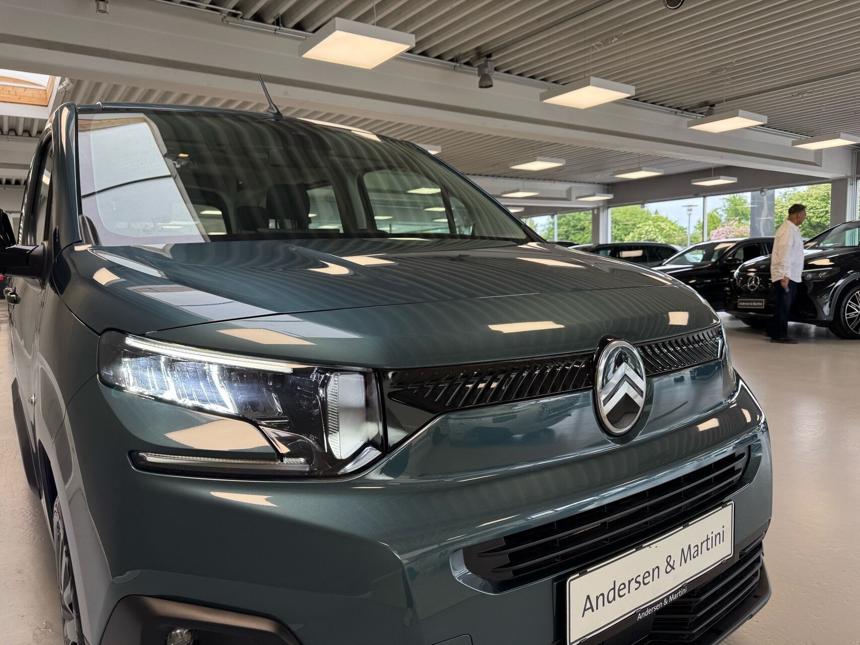 Blå Citroën ë-Berlingo fra 2025