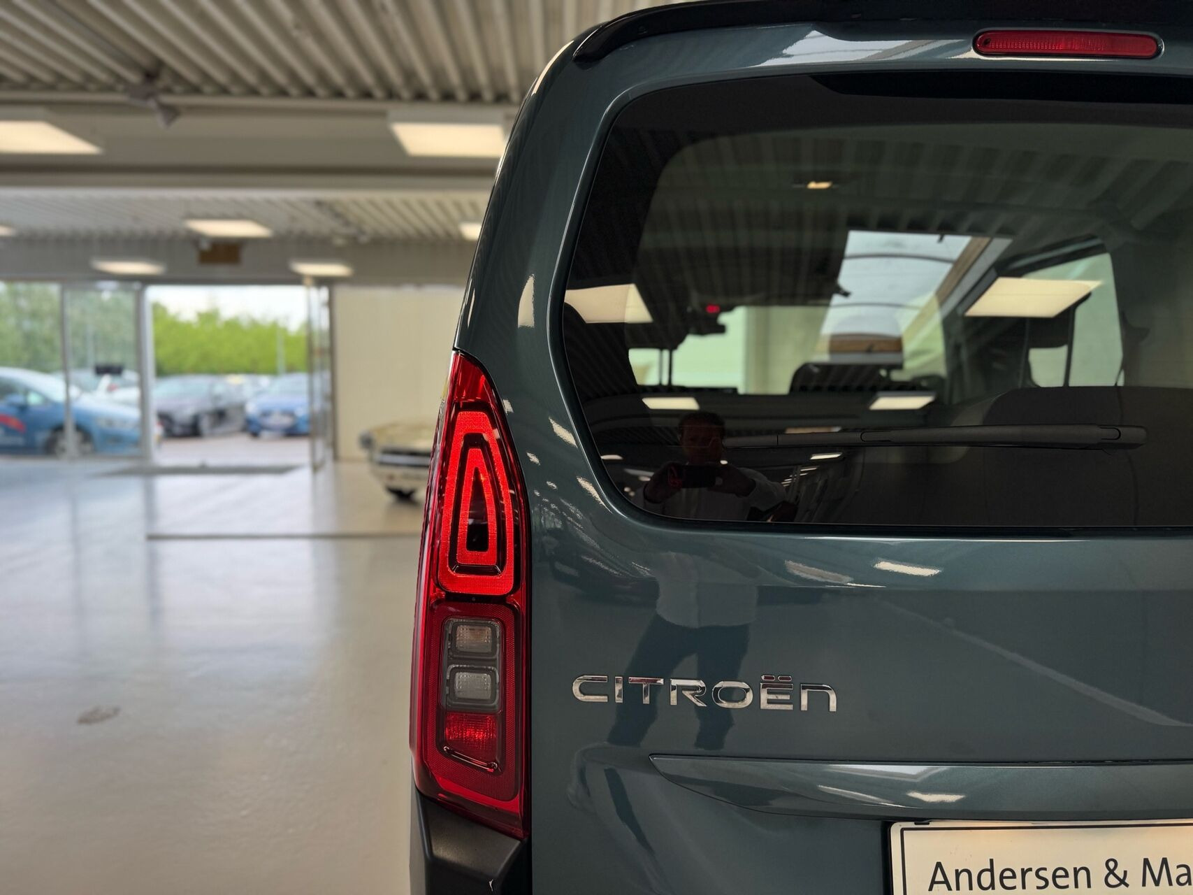 Blå Citroën ë-Berlingo fra 2025